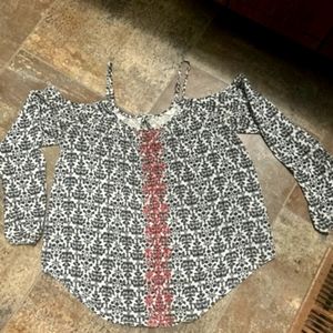Women's cold shoulder shirt